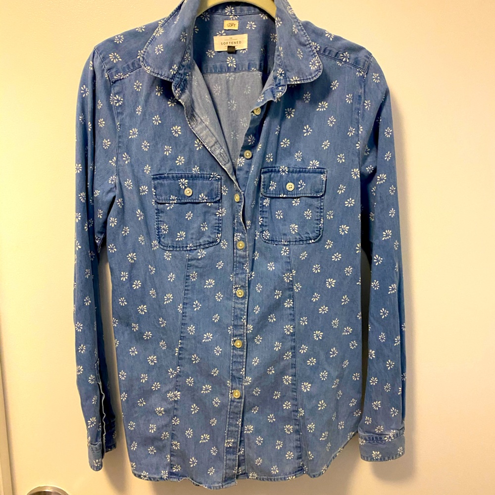 LOFT sz S Softened button down- casual chic style